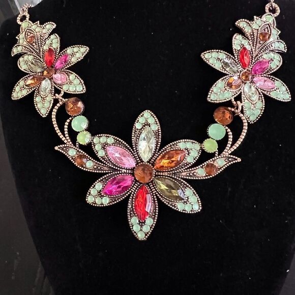 🌺 New gorgeous crystal beaded necklace 🌺 - Picture 4 of 9